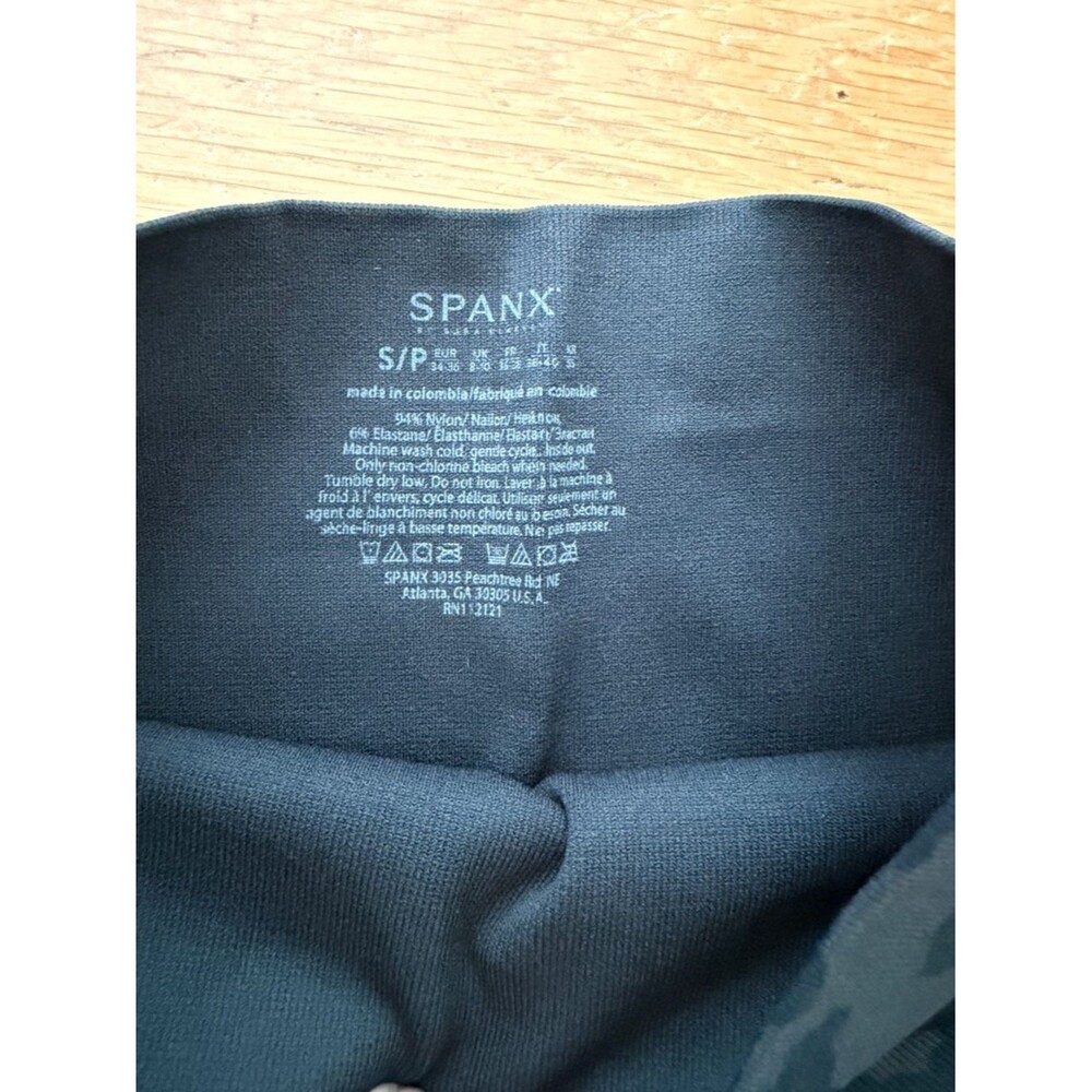 SPANX High Rise Cropped Camo Tights Leggings Size S - Picture 5 of 8
